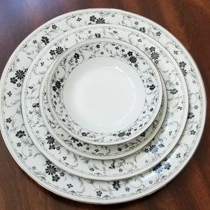 Noritake Black Lace Fine China 4 pc Setting Excellent Condition